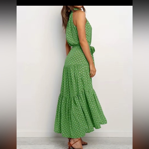 Polka Dot halter neck dress - Picture 5 of 6